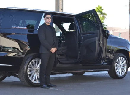 Vegas Travel Tips: Choosing Between Limousine Service in Las Vegas and Las Vegas Shuttle