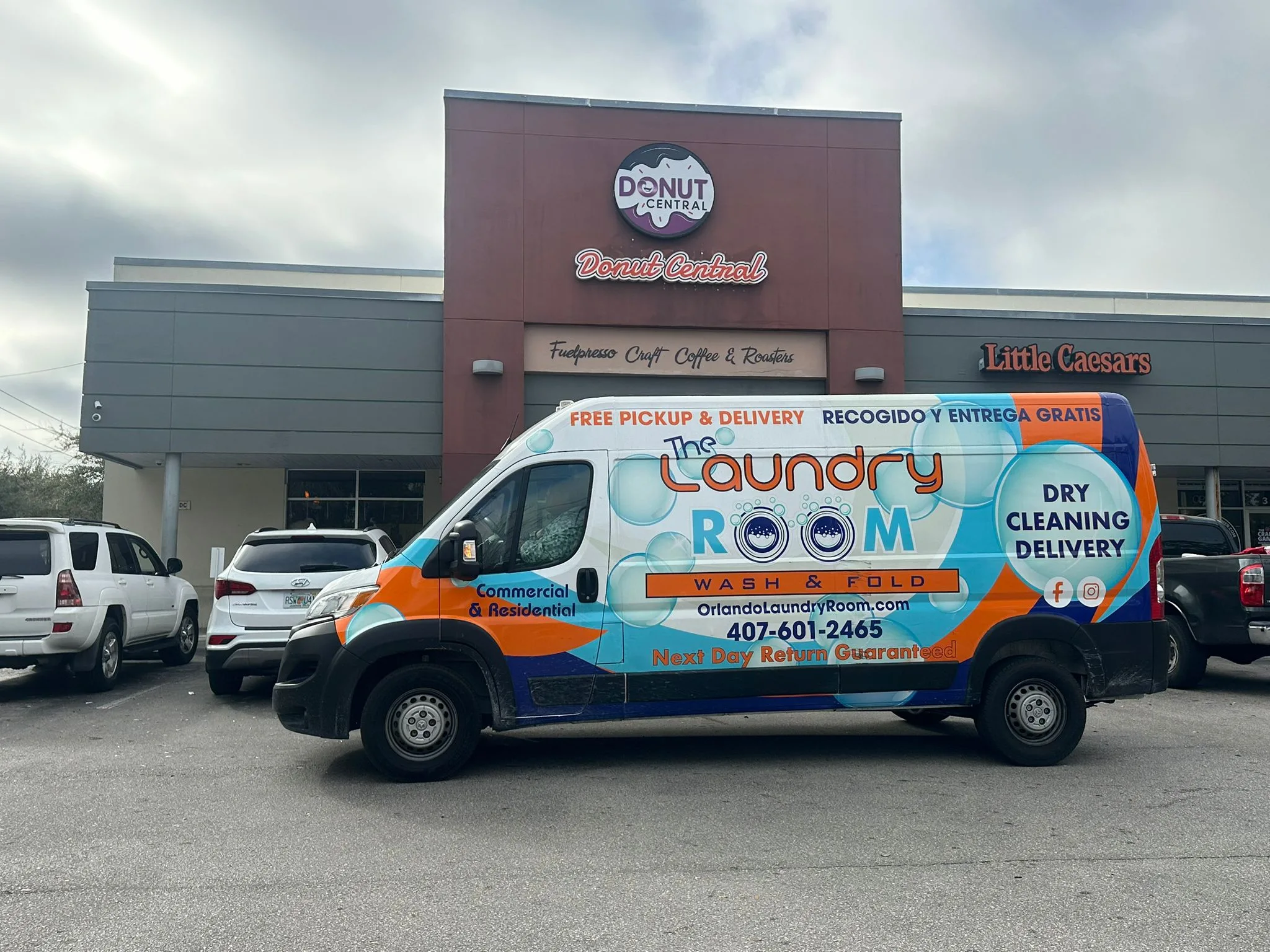 Keep Your Business Spotless with Professional Restaurant Laundry Service in South Semoran