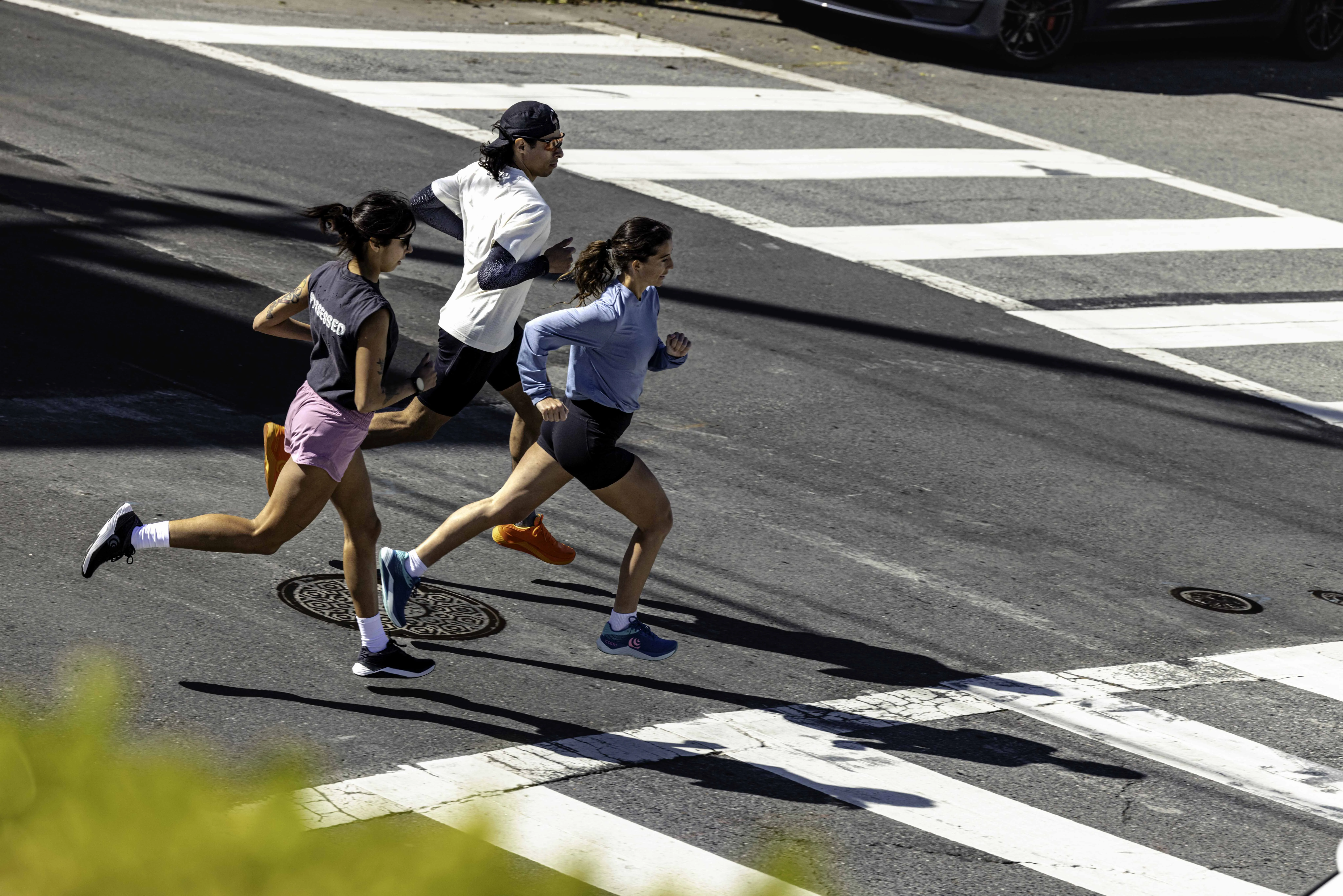 4 Features of Road Running Shoes That Help You Perform to Your Potential