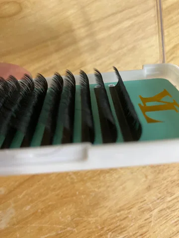 How to Make Your Eyelashes More Defined