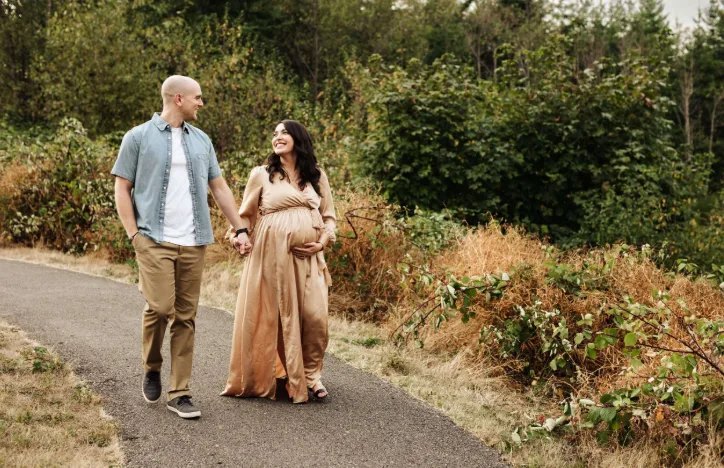 How to Include Your Kids in a Maternity Session Without the Chaos