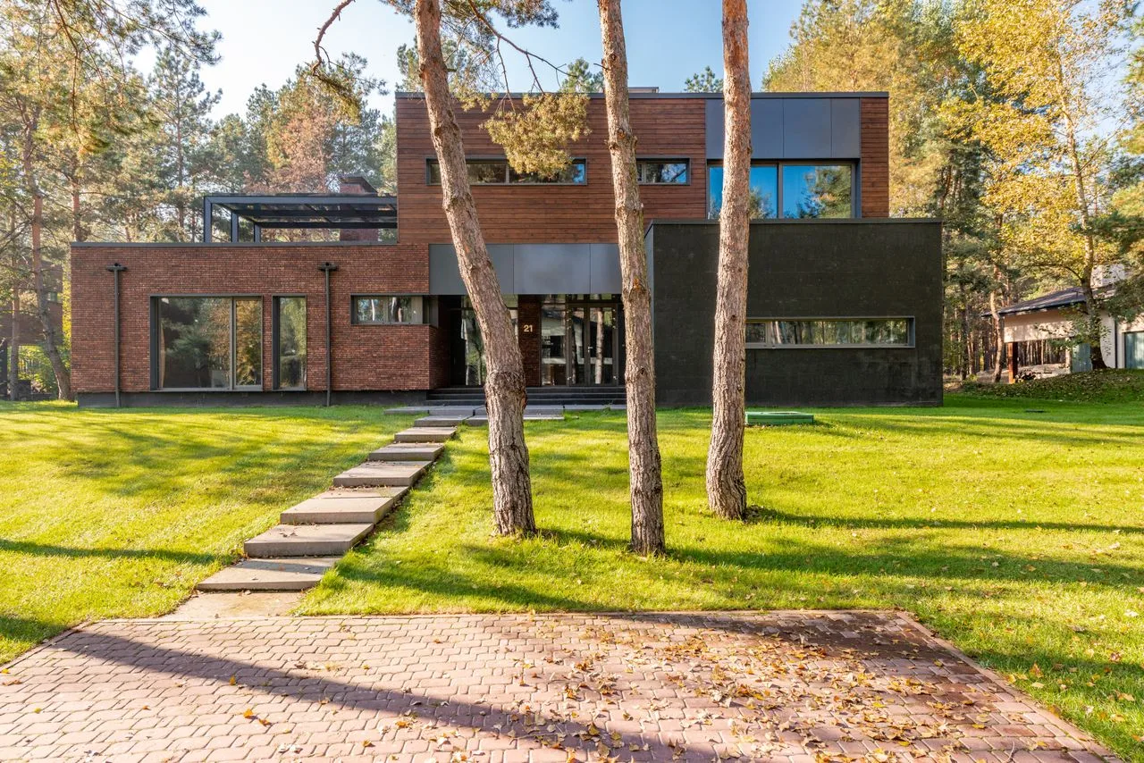 How to Design a Home That Stays Comfortable All Year