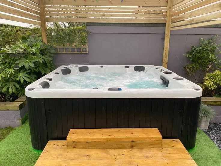 Inflatable Hot Tub Liners: A Complete Beginner’s Guide