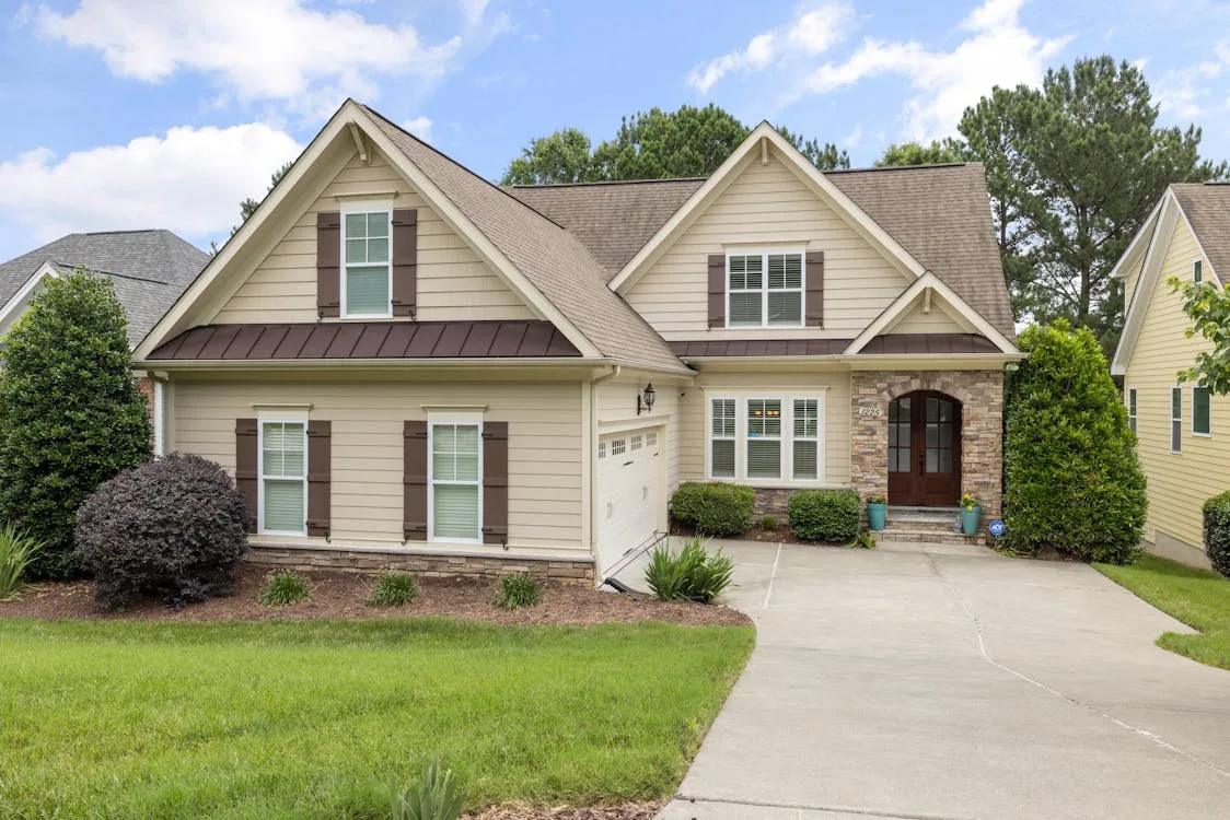 Common Roofing Problems That Can Affect Your Home’s Protection