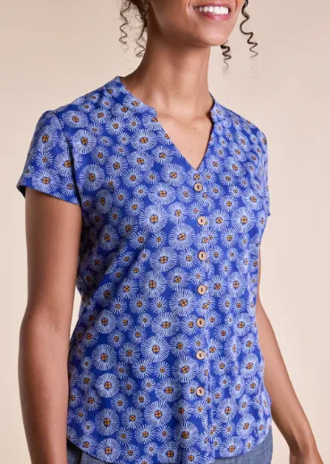 Why the Nehru Top Is a Must-Have for Effortless Everyday Style