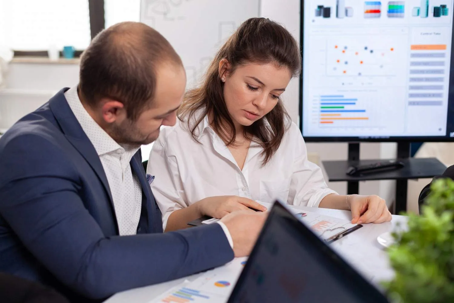 How Do ESOP Valuation Services Help Companies Determine Fair Share Value?