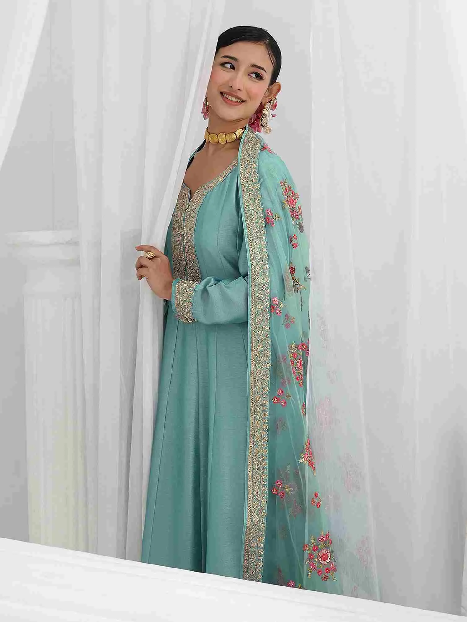 Buy Western Dresses for Women for Effortless Fashion