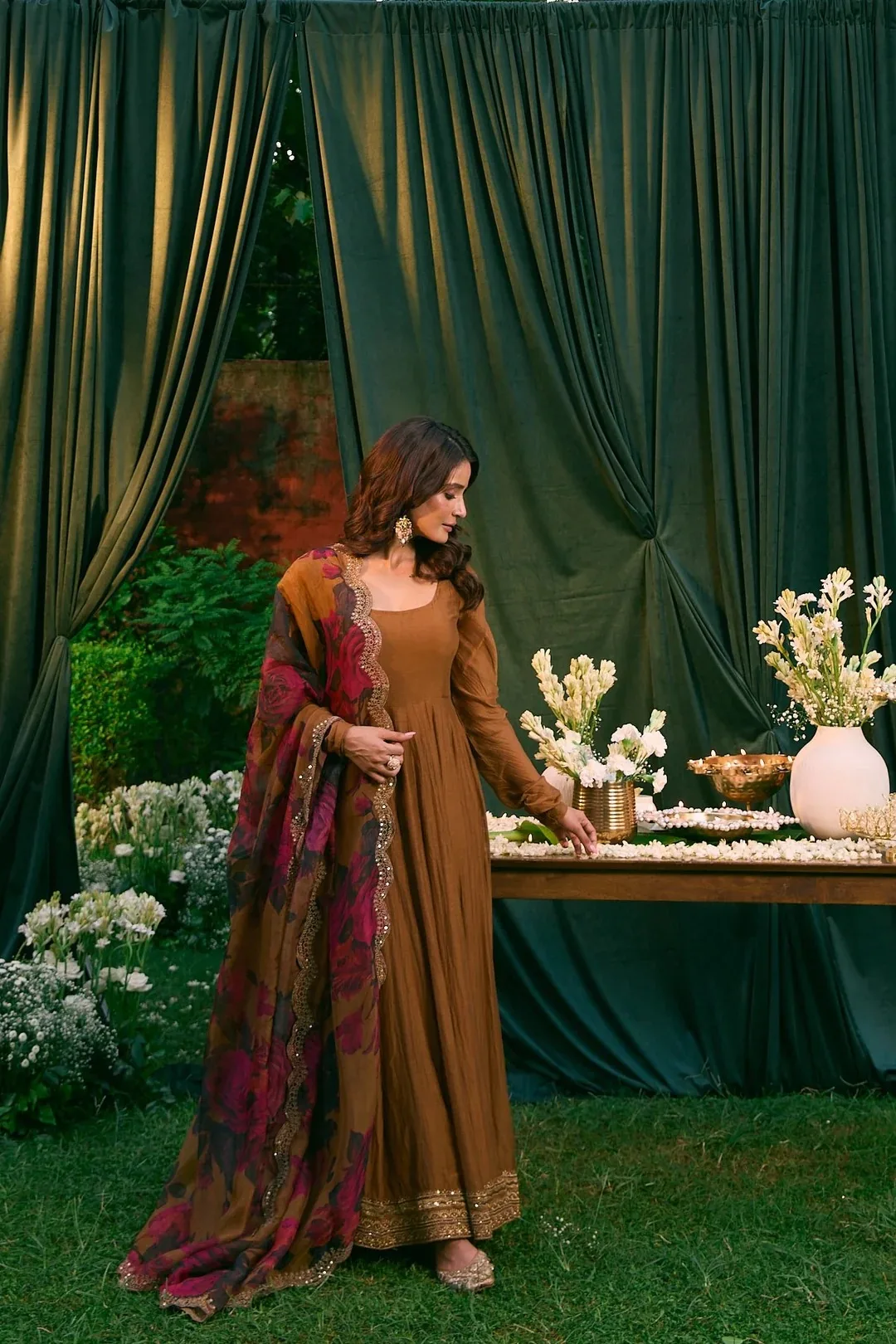 How Can You Choose the Perfect Haldi Dresses for Women?