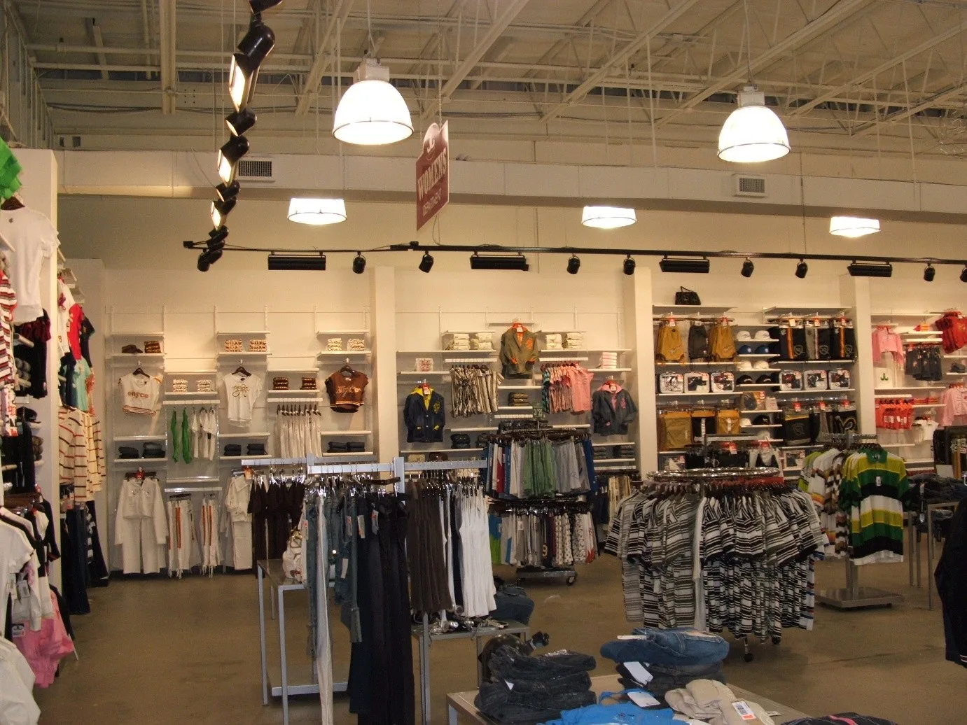 What is the Role of Commercial Contractors in Philadelphia Builds?