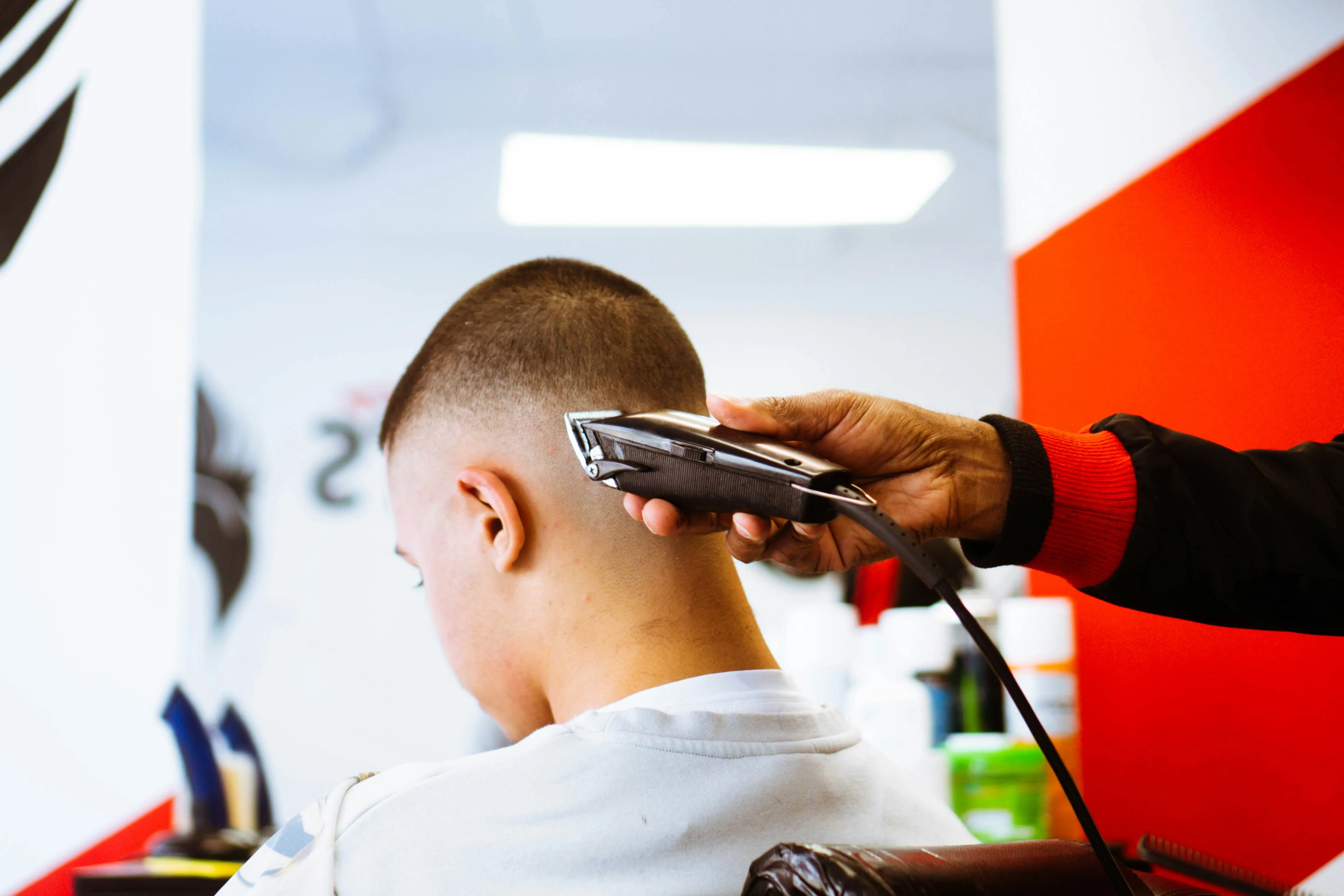 How to Maintain a Fresh Fade Between Barber Visits?