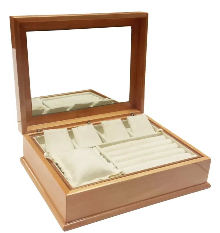 What Should You Look for in a Large Jewelry Box to Keep Your Collection Organized?