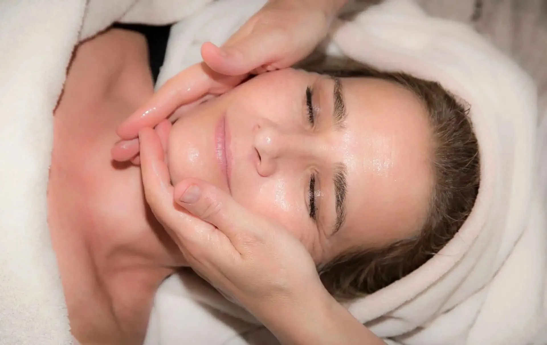 Benefits of Regular Facial Massage in NYC: Your Skin Manual