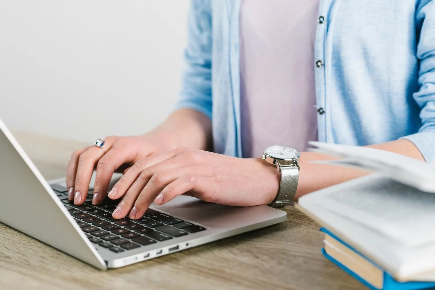 Audio transcription UAE | Fimkin Translation