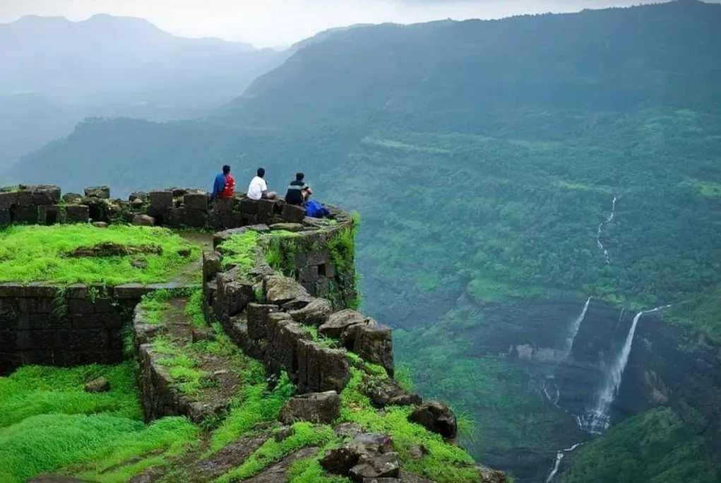Western Ghats vs Himalayas: Which Trekking Experience Truly Wins During Monsoon?