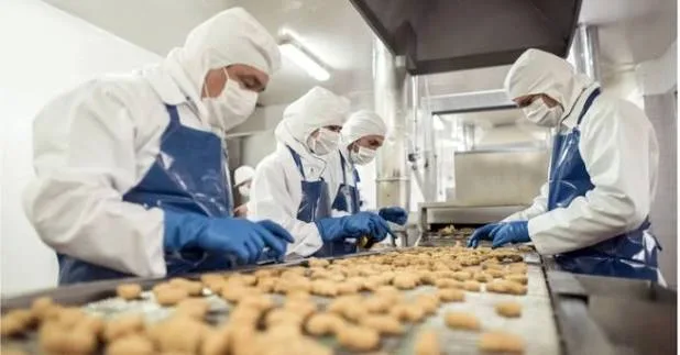 Why Disposable Aprons Are Useful in Food Preparation