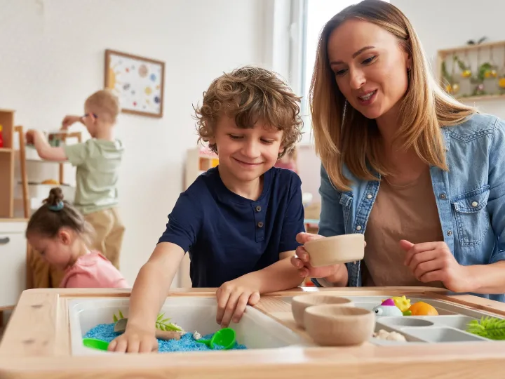 How Do Communication Patterns Differ Between Global Developmental Delay and Autism?