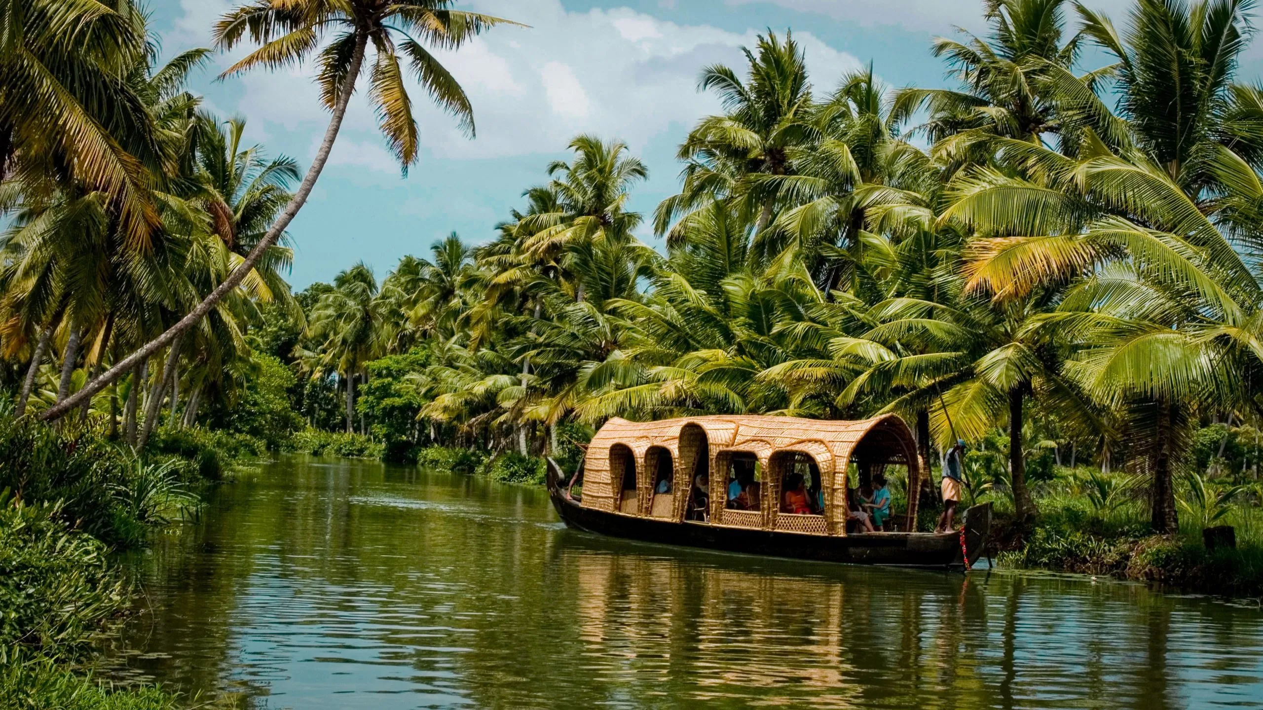 Top Destinations Covered in South India Tour Packages with Kerala Backwaters