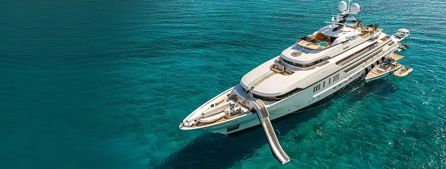 Bateaux à Vendre à Saint-Tropez : Trouver le Yacht Idéal sur la Côte d’Azur