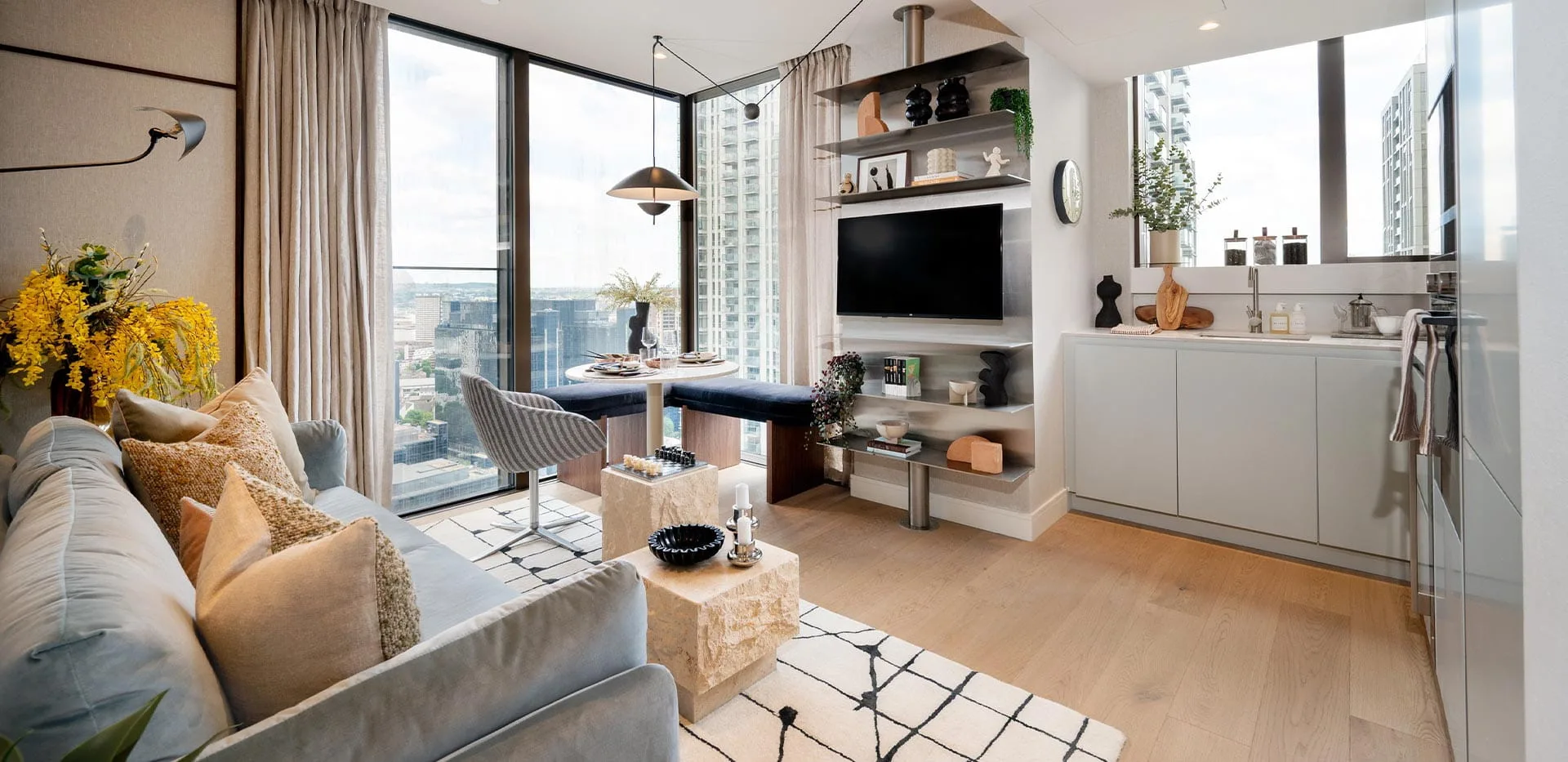 How a Real Estate Agency London Helps Buyers Find Homes