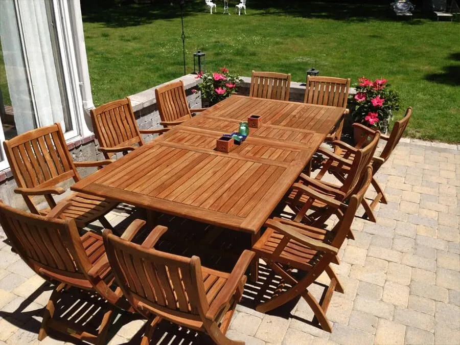 What Are the Benefits of Investing in a Teak Outdoor Dining Set?