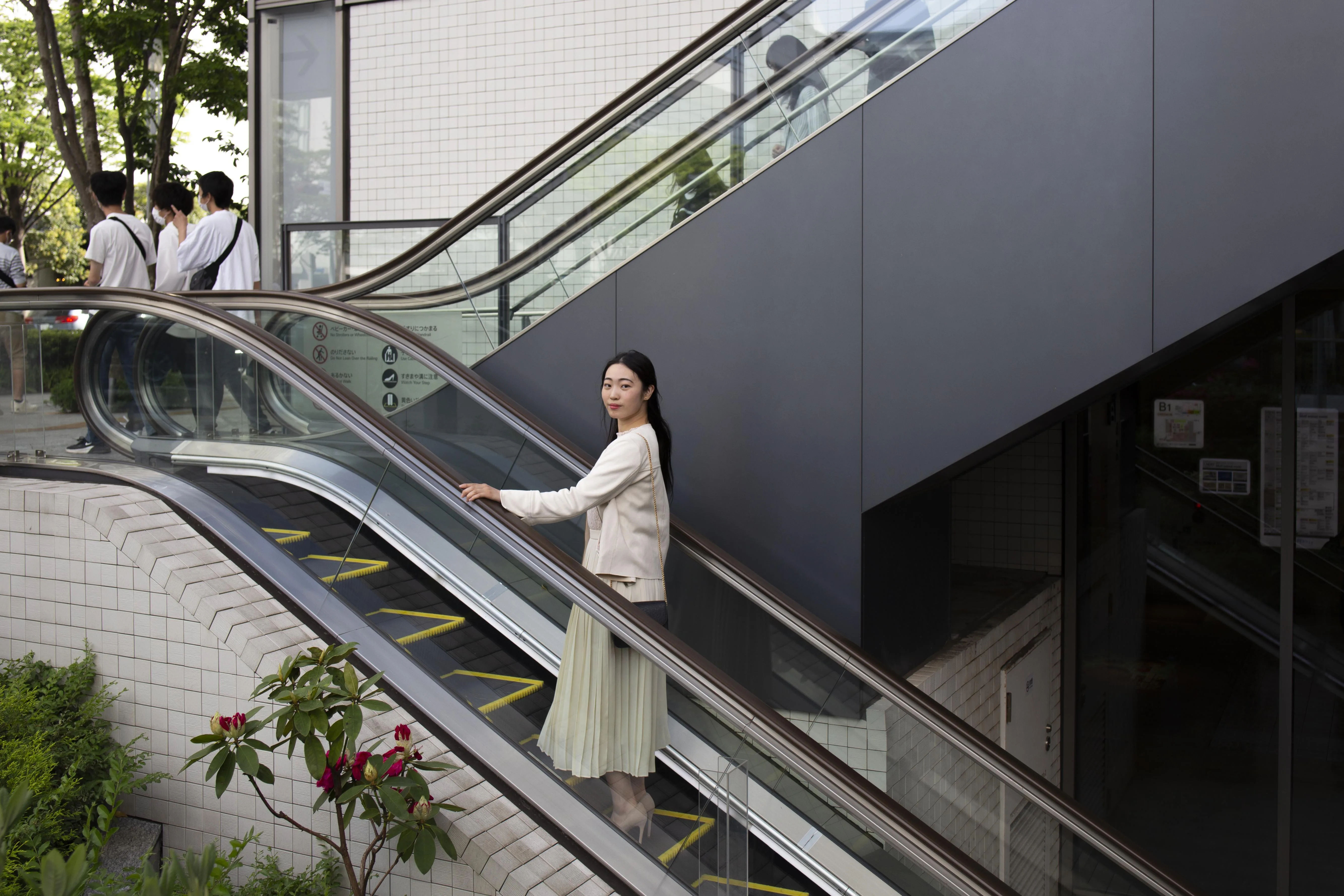 Aluminium Glass Railing in Rajkot vs Traditional Railings: Which Is Better?