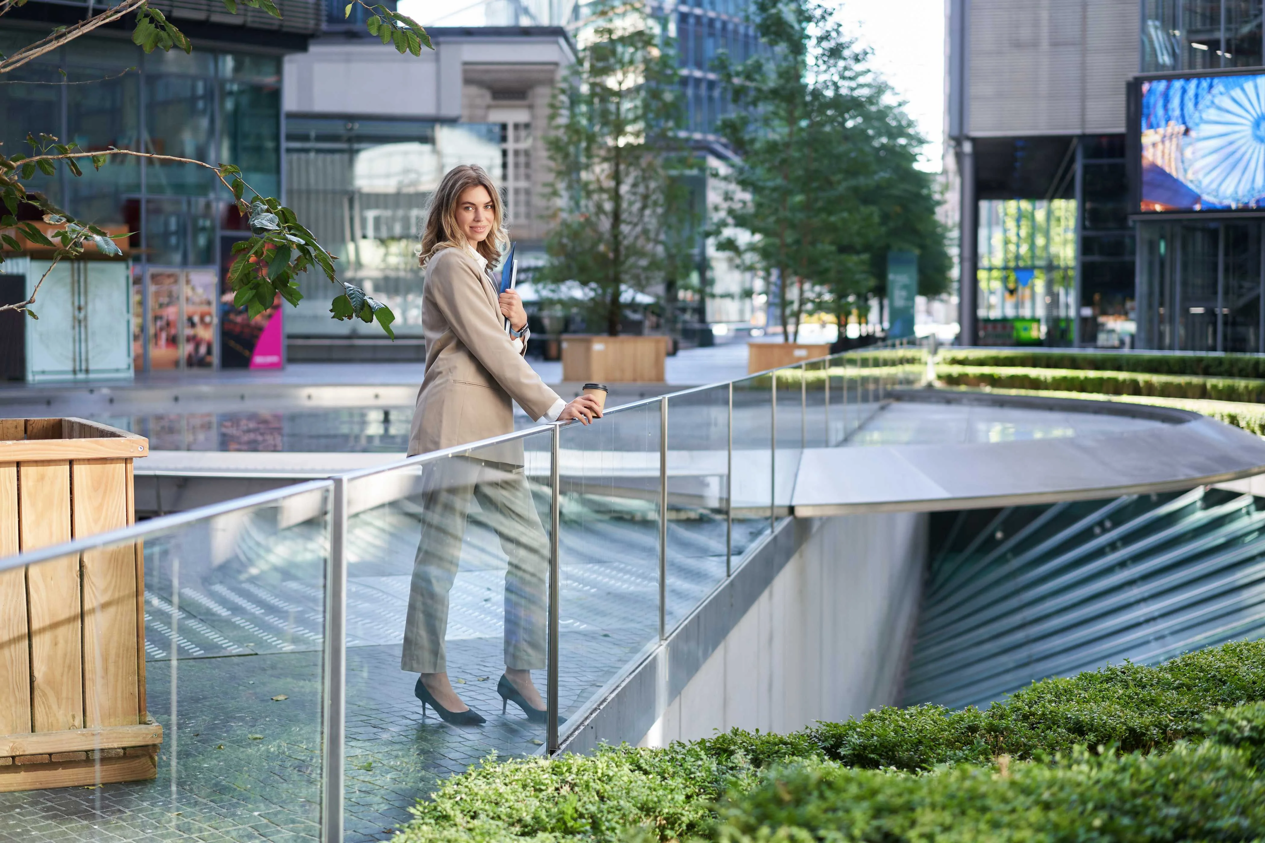 Find the Right Aluminium Glass Railing Manufacturer in Rajkot for Custom Railing Designs