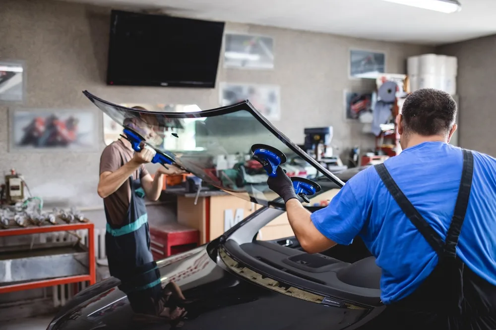 What Types of Windshield Damage Require Replacement in New Jersey?