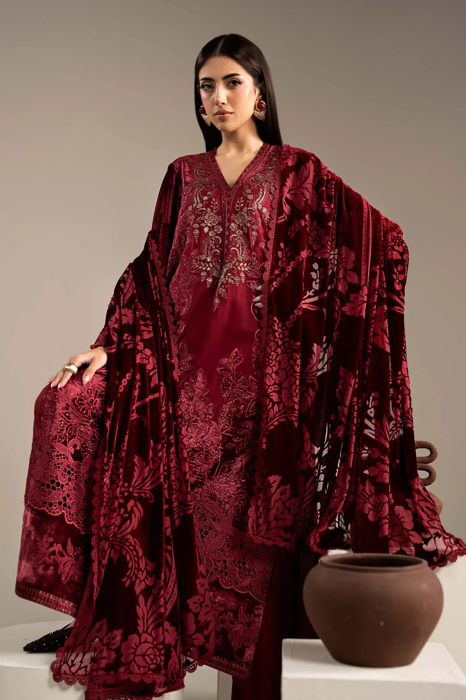 From Day to Night: Creating Elegant Looks for Different Occasions