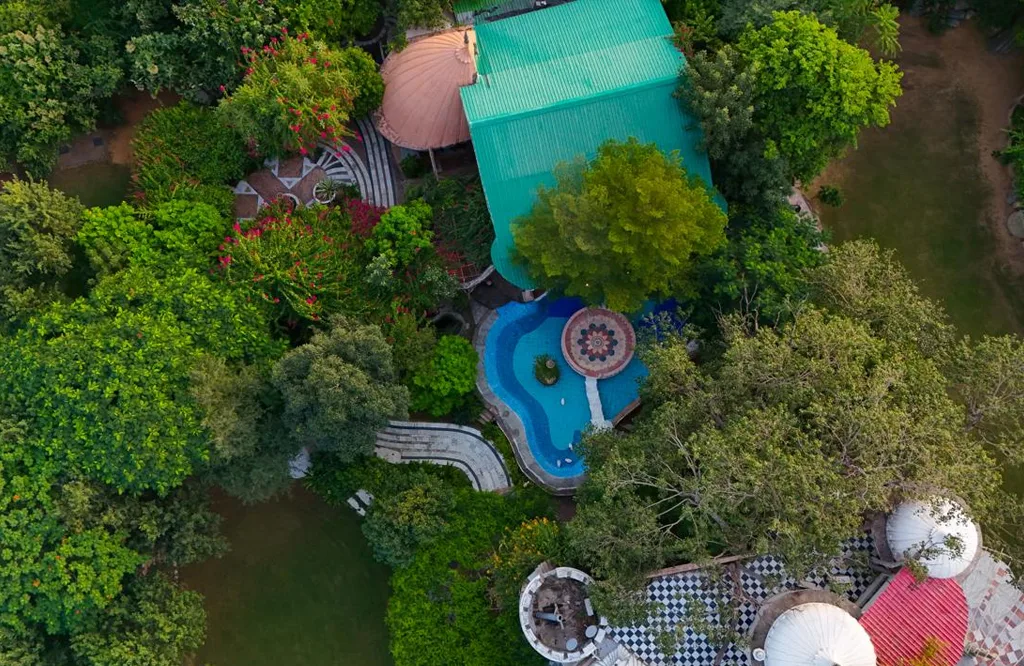 From the Best Family Resort in Jaipur to a Luxury Train in the World – Experience the Royal Side of Rajasthan