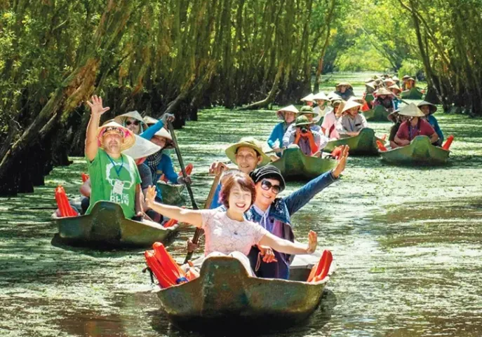 Vietnam Ho Chi Minh Tour: Explore Saigon’s History, Culture & Local Life | Threeland Travel