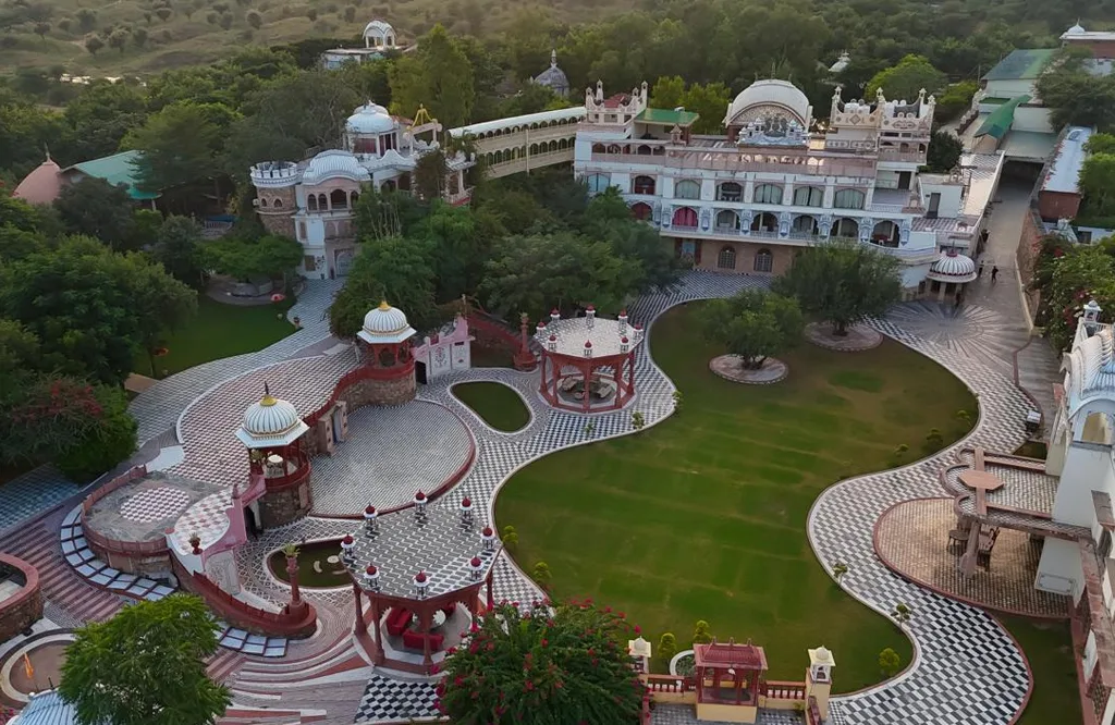 A Royal Escape into Tradition and Nature at Lohagarh Fort Resort