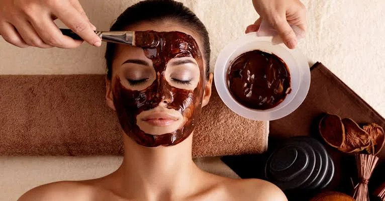 Honey in Skin Care and Beauty: Nature's Timeless Secret for Healthy-Looking Skin