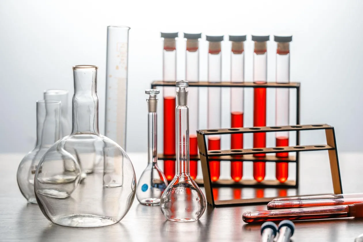 The Role of Precision Glassware in Flavor and Fragrance Innovation: From Lab Bench to Commercial Production
