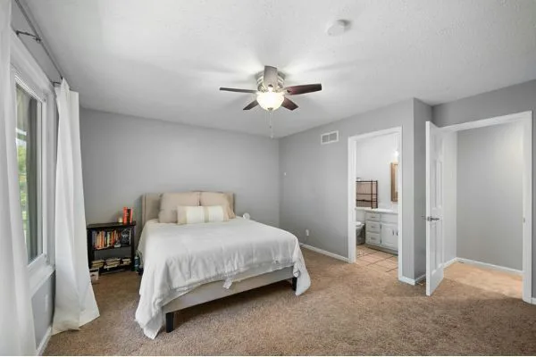 Small Ceiling Fan Singapore: Compact Cooling Solutions for Modern Homes