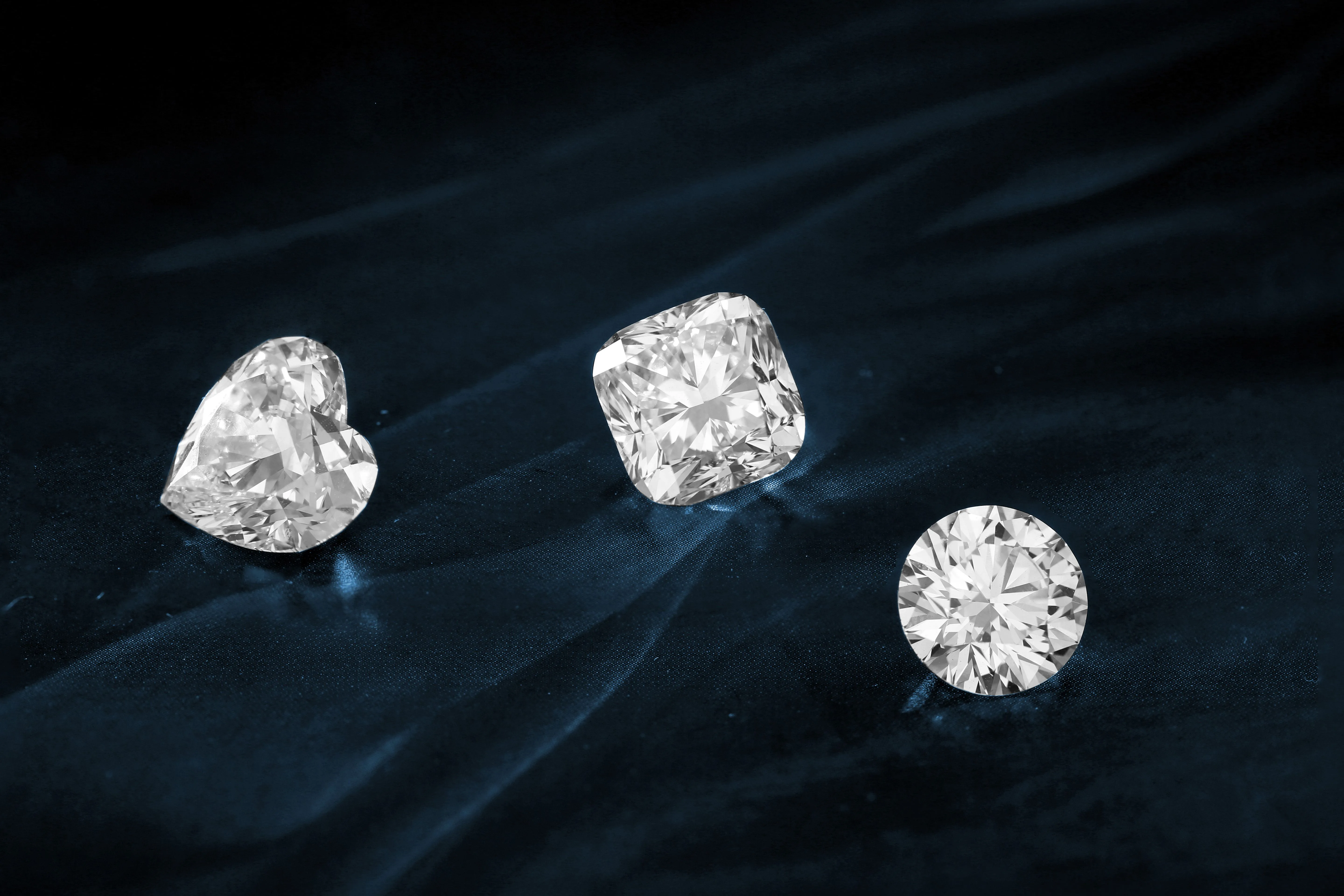 How to Search Diamonds and Choose the Right One