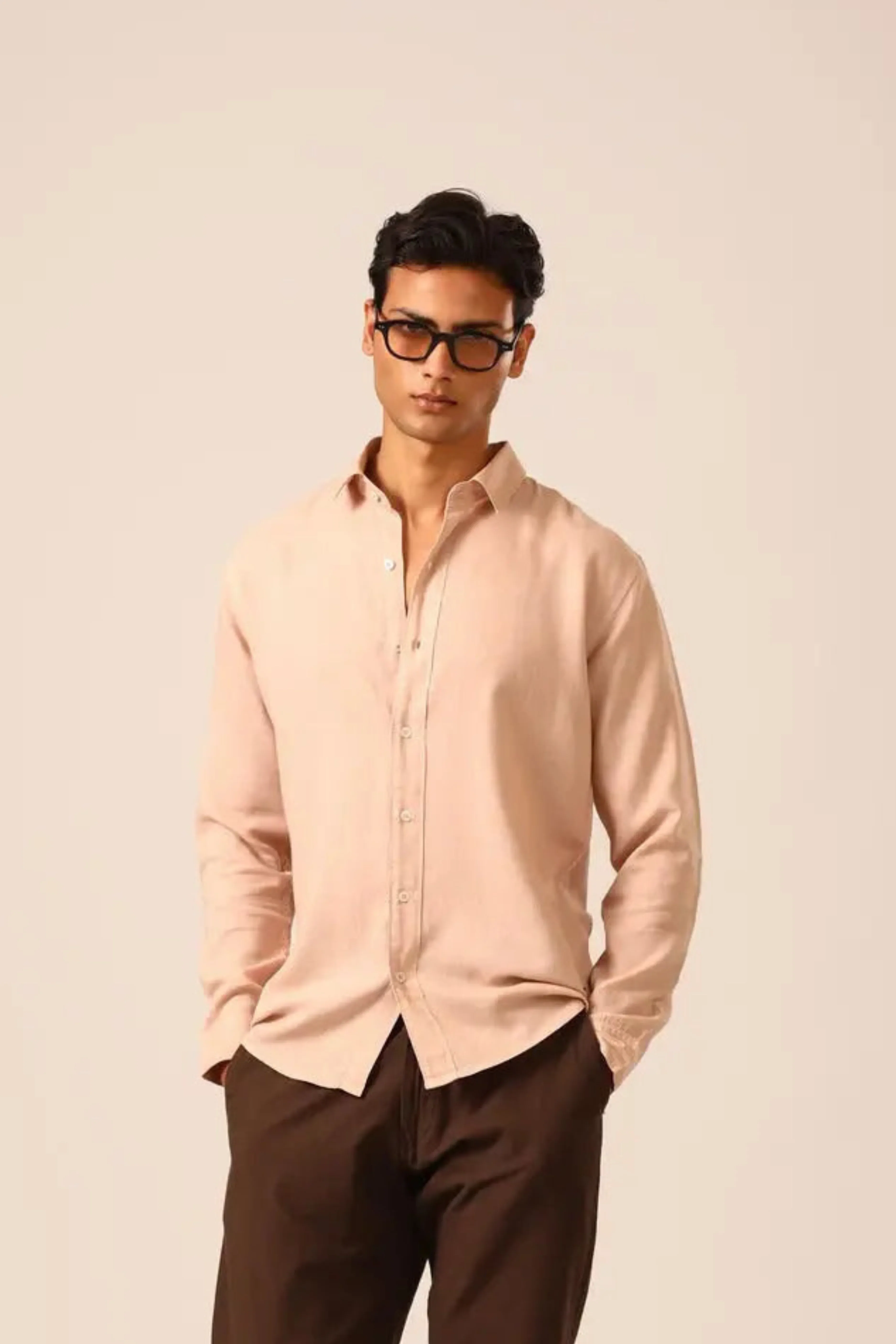 Why Is a Linen Shirt for Men a Timeless Wardrobe Essential?