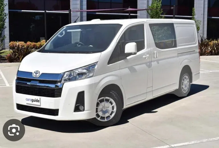 Maxi Taxi Cranbourne: The Better Option for Family and Group Outings