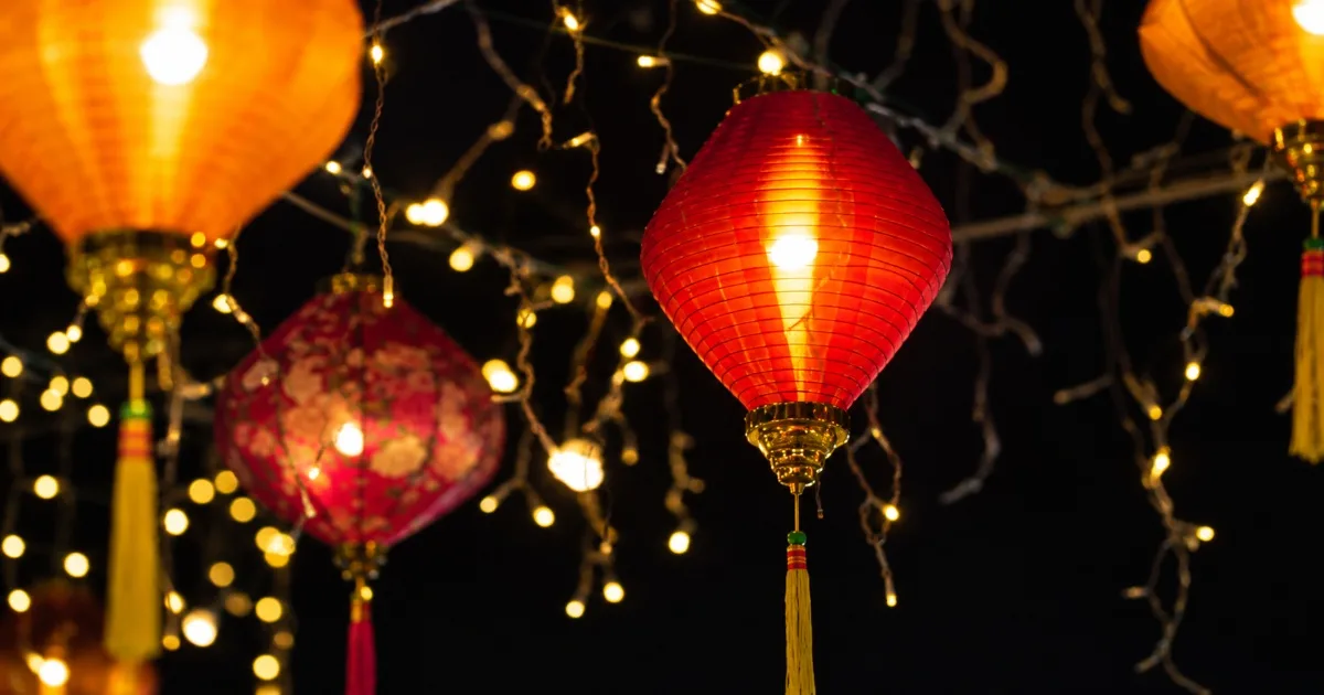 Diwali Lighting Ideas: Fairy Lights, Diyas and Lanterns