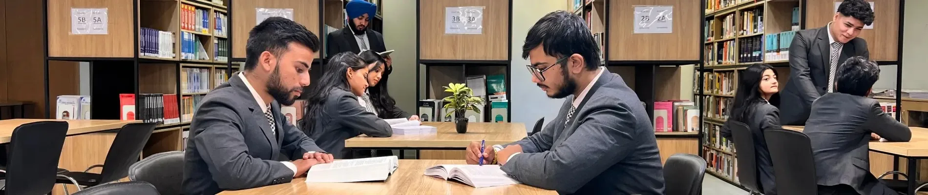 What Makes a BBA Degree Course Relevant for Future Business Professionals?