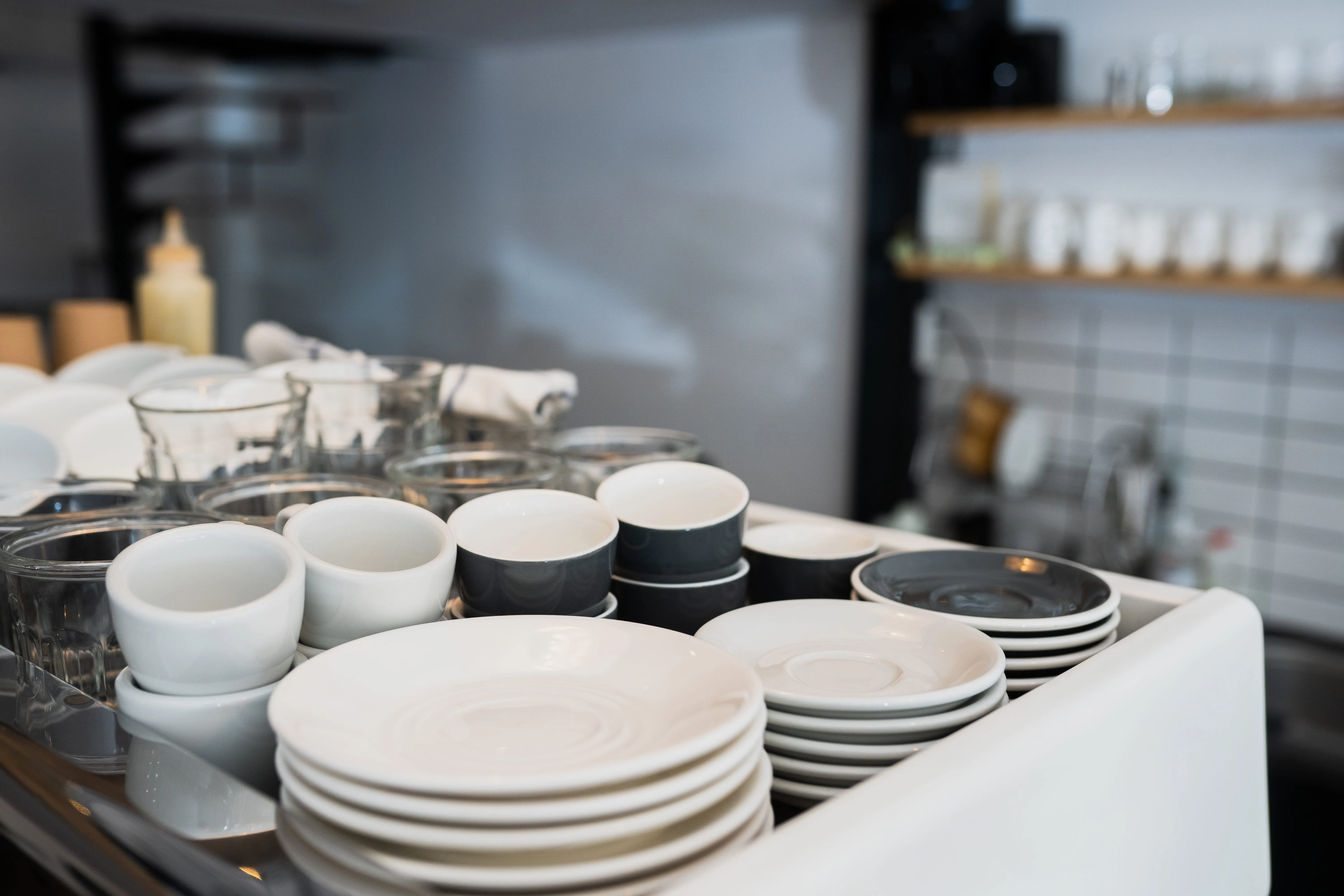 How to Choose the Right Wholesale Catering Supplies for UK Businesses