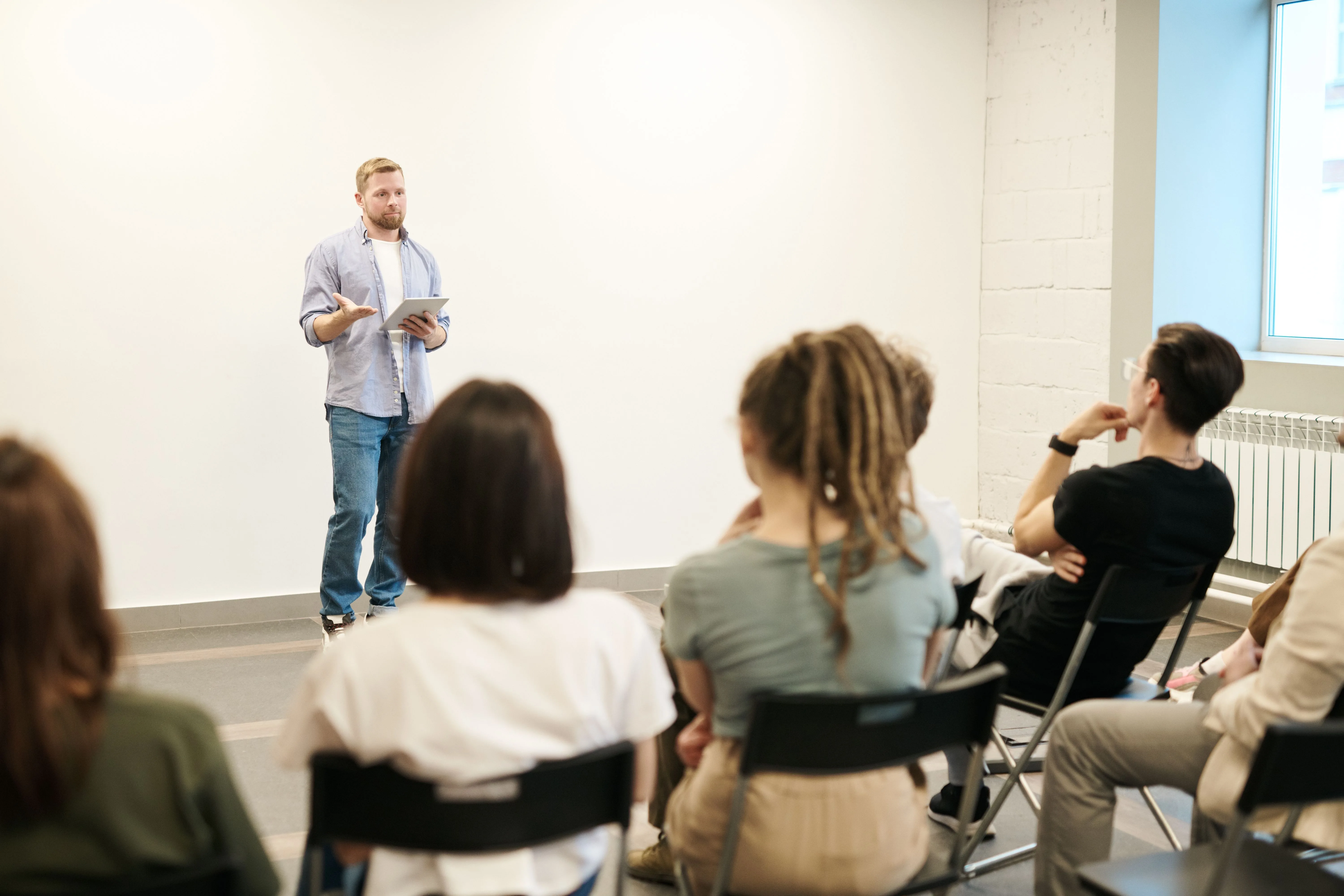 Improve Presentation Skills With Public Speech Classes