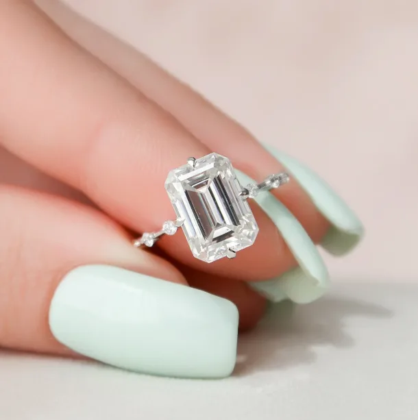 Emerald Cut Moissanite Engagement Ring: A Refined Choice for Modern Proposals