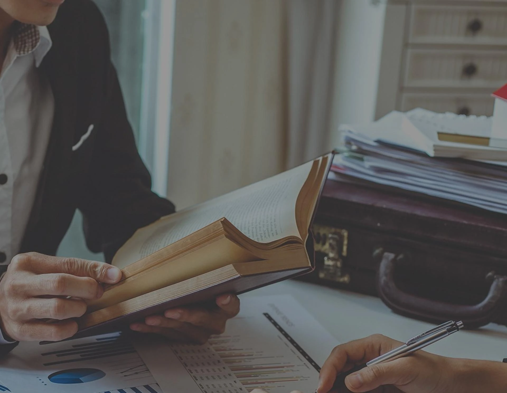 Understanding the Role of a Civil Litigation Lawyer