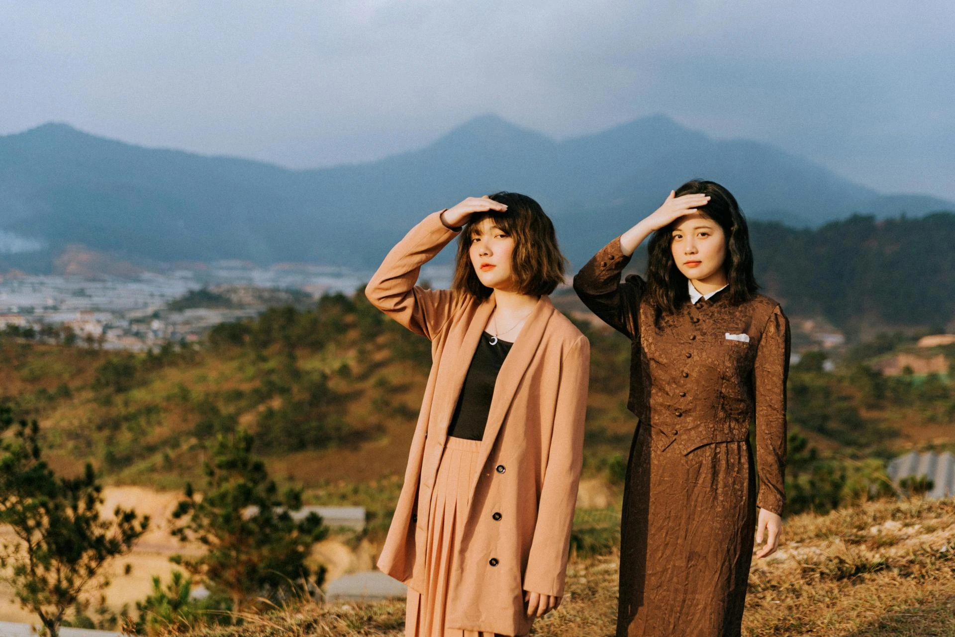 How to Accessorize Your Outfit for a Glamorous Look