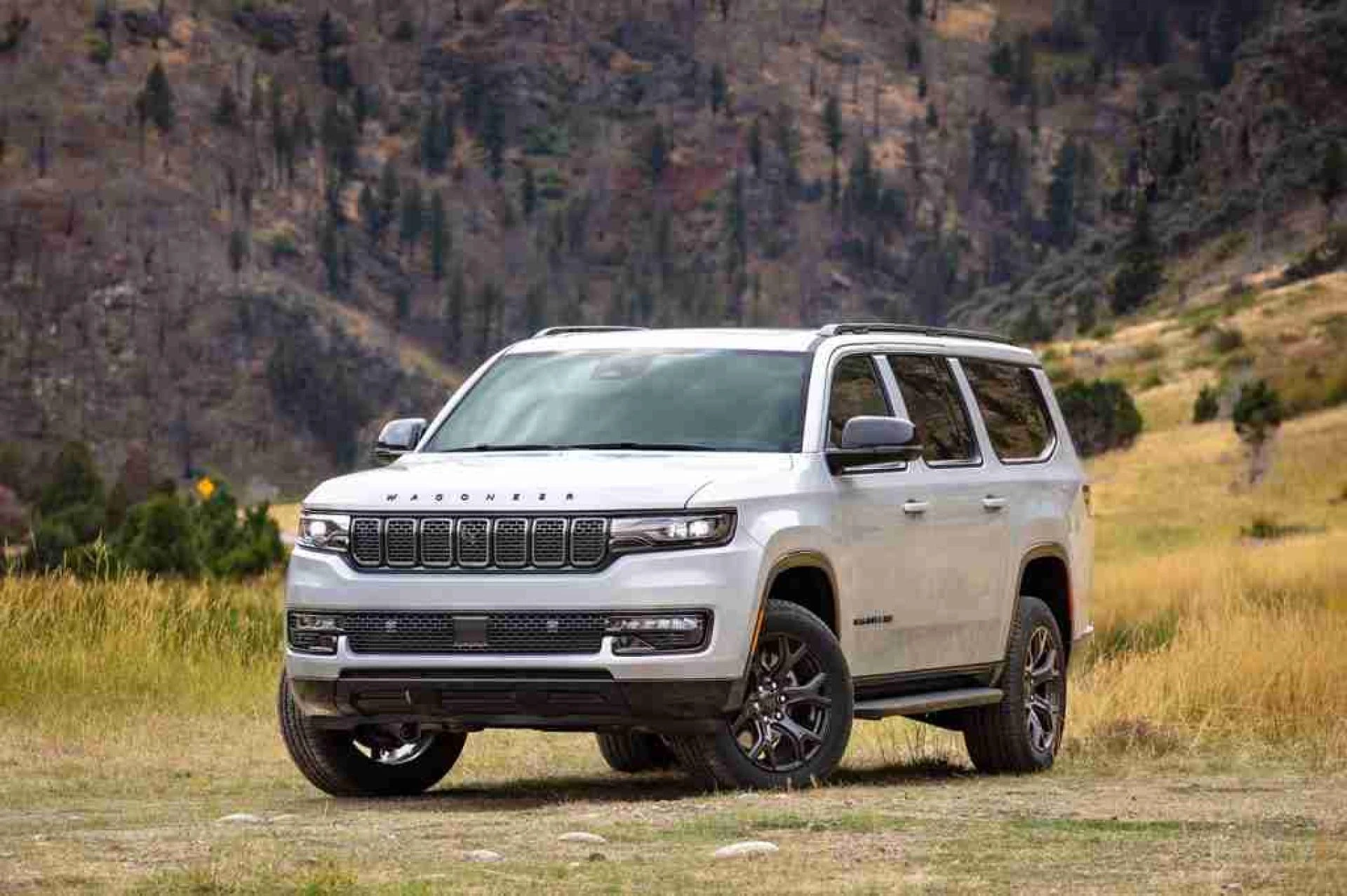 The Top Luxury Hybrid SUVs Redefining Comfort and Efficiency