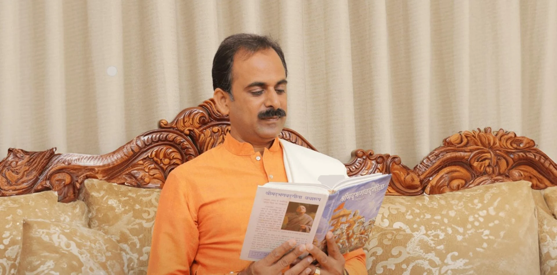 Ayurvedic Wellness with Acharya Manish Ji: A Journey to Healing