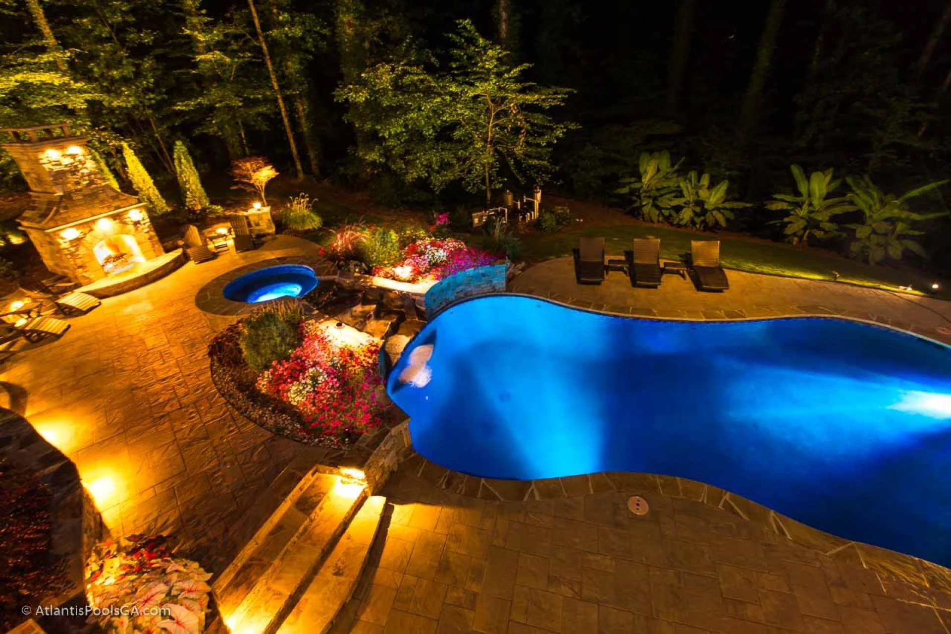 Pool Lighting: Transform Your Outdoor Oasis
