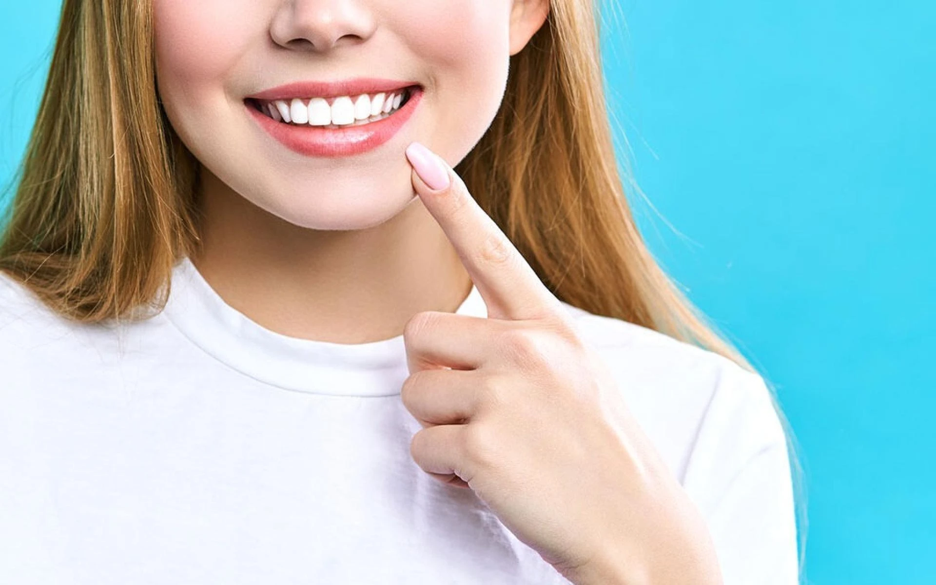 Teeth Veneers in Dubai: Achieve a Red-Carpet Smile Effortlessly