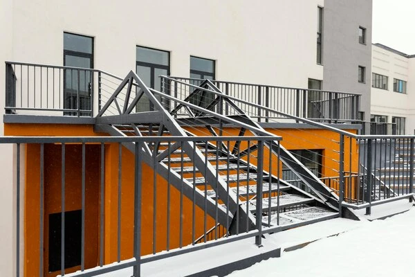 Do it Yourself or Hire Fencing Contractors?