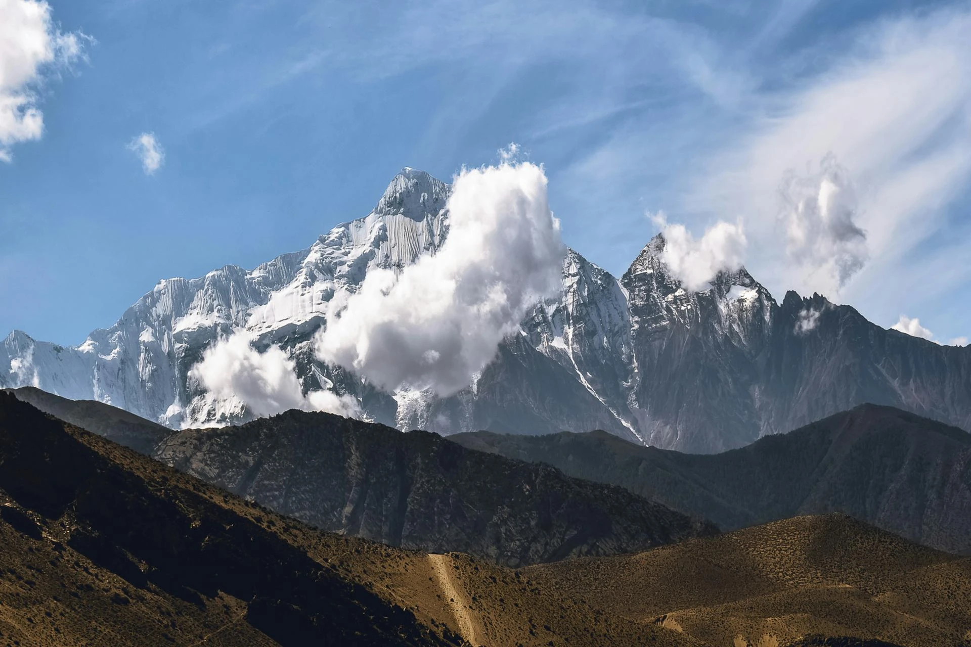 A Short Trek with Big Mountain Views